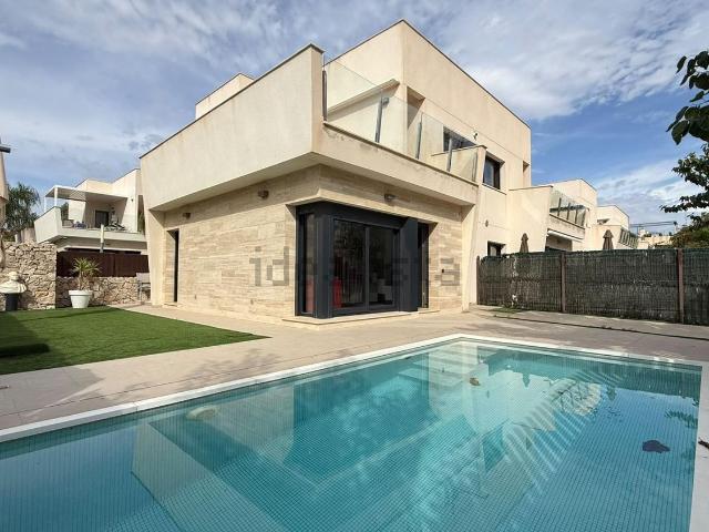 Chalet, Pilar de la Horadada
