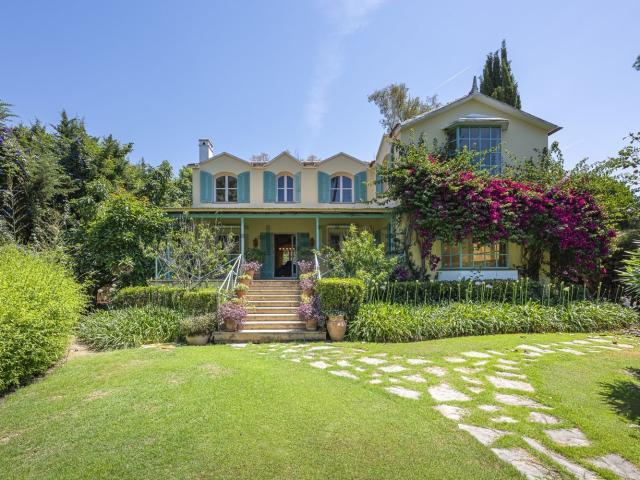 Chalet, Playa Bajadilla Puertos, Marbella