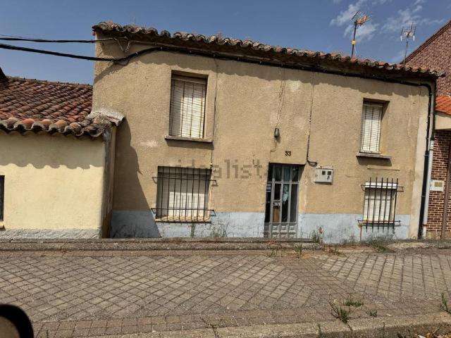 Chalet, Roales