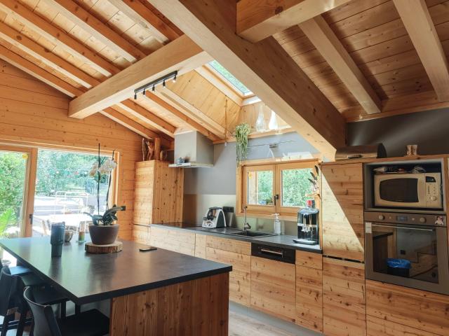 Chalet récent de 4 chambres près du centre des Carroz 173m² Arâches la Frasse Les Carroz d'Arâches