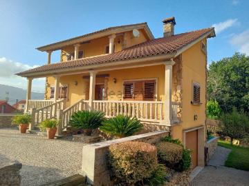 Chalet, Redondela