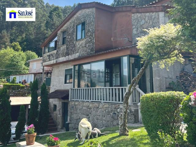 Chalet, Redondela