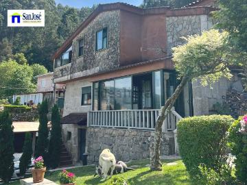 Chalet, Redondela