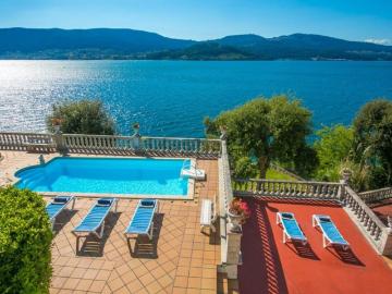 Chalet, Redondela