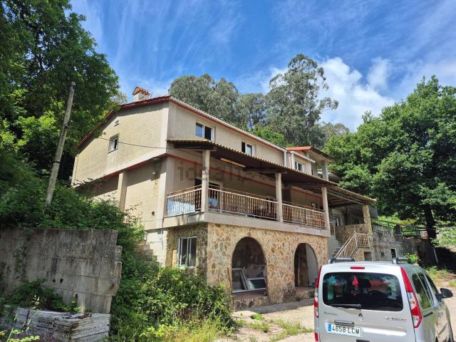 Chalet, Redondela