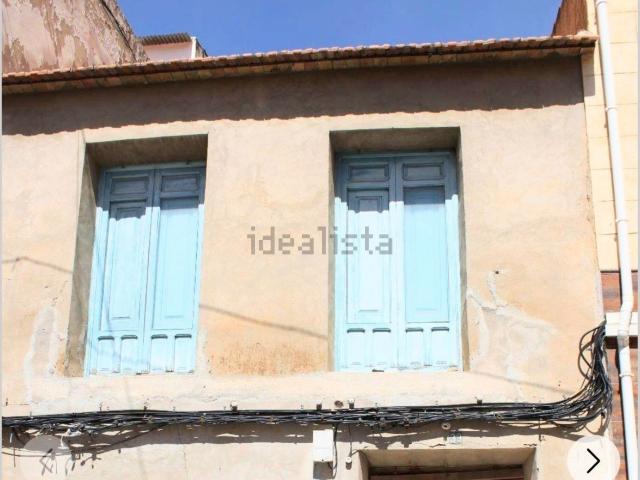 Chalet, Redovan
