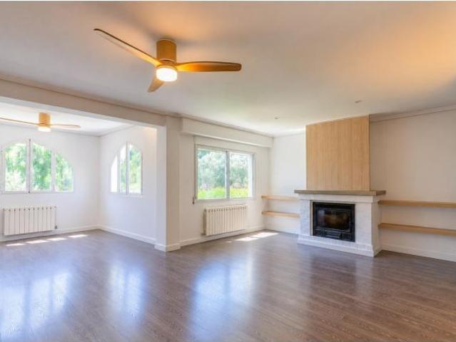 CHALET REFORMADO CON PISCINA EN PARCELA LLANA DE 1.094 M2 – LA CARRASCA