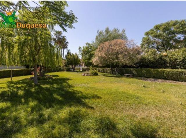 Chalet REFORMADO en Urb. Parque de Cubillas