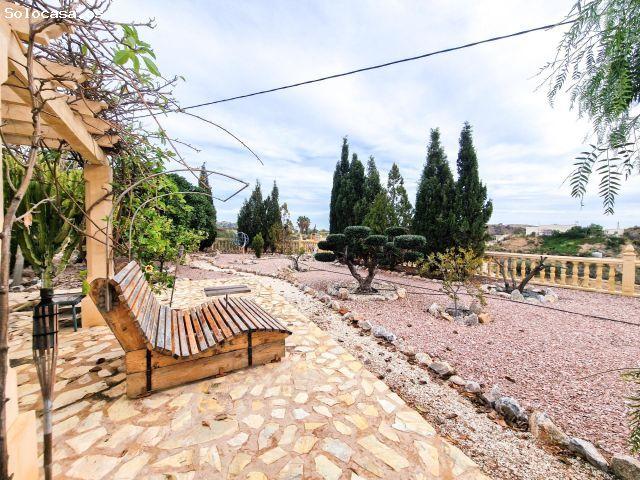 CHALET REFORMADO, 2 CASAS DE INVITADOS, PISCINA CLIMATIZADA, JARDINES Y VISTAS DESPEJADAS, ZONA MARX