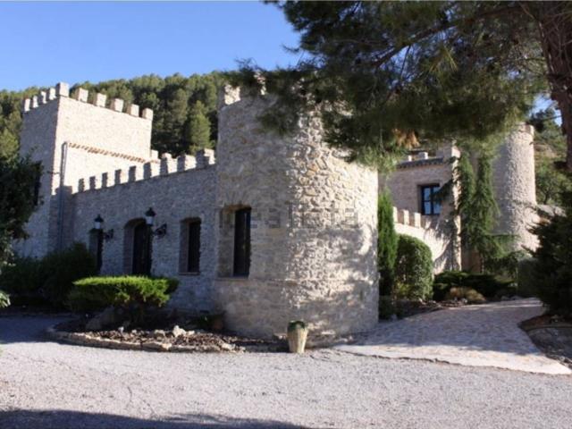 Chalet, Relleu