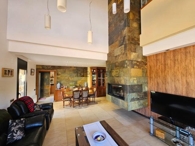 Chalet, Rellinars