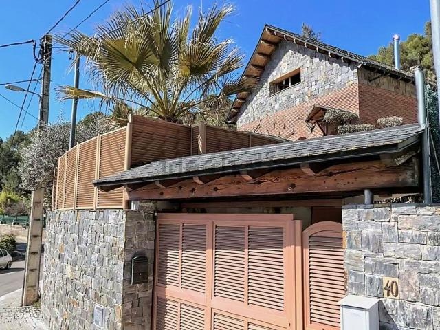 Chalet, Rellinars