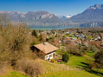 Chalet rénové Vue panoramique lac & montagnes Cadre exce