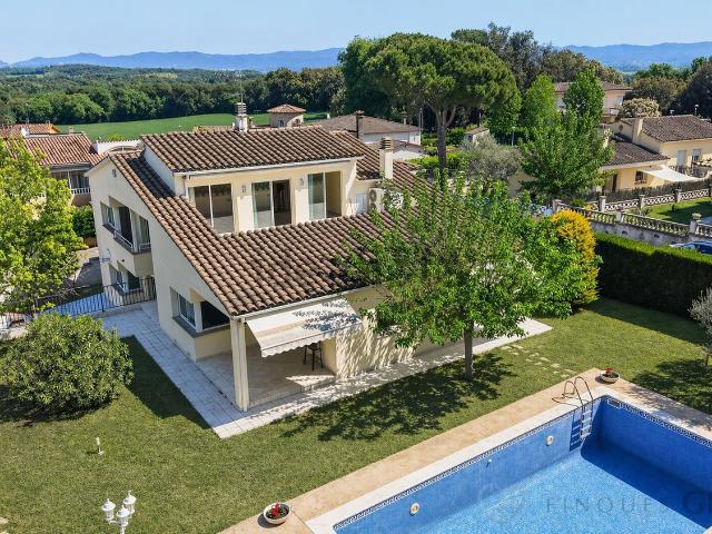 Chalet, Riudellots de la Selva