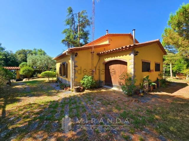 Chalet, Riells i Viabrea