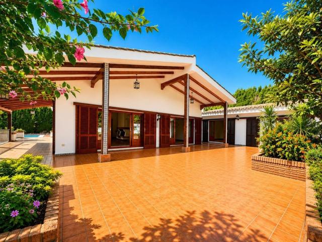 Chalet, Rio Real, Marbella