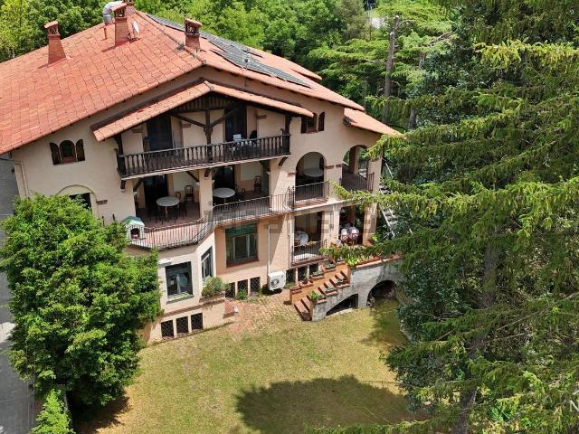 Chalet, Ripoll