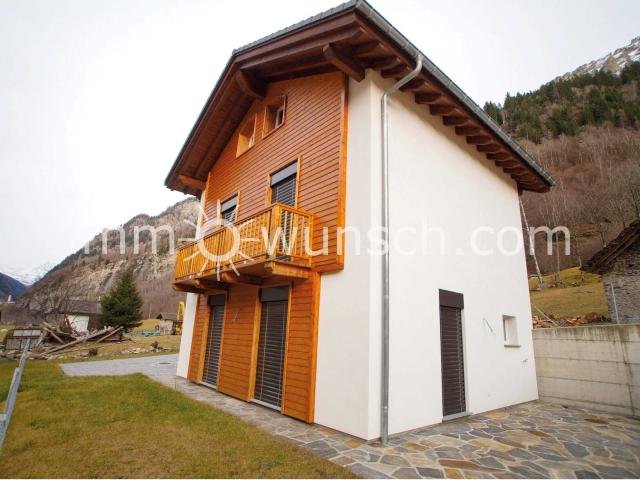 Chalet with 5.5 rooms on sale in Calanca 127 m² | dreamo. Ch