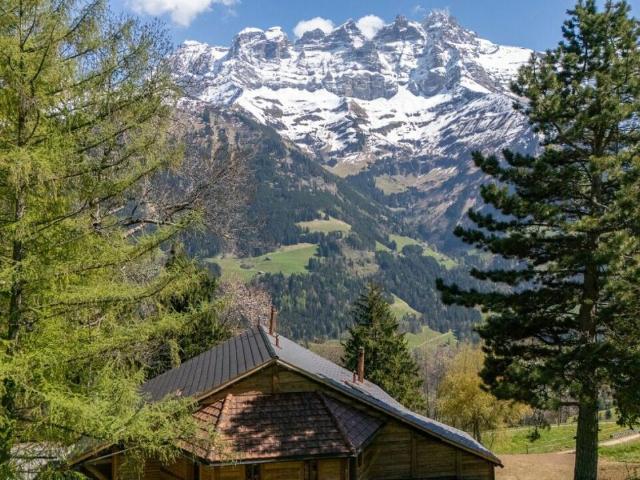 Chalet with 6.5 rooms on sale in Val d'Illiez 197 m² | dreamo. Ch