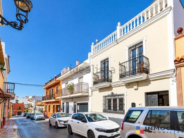 Chalet, Tomares