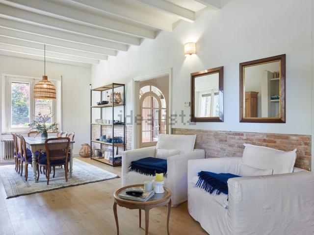 Chalet, Tona