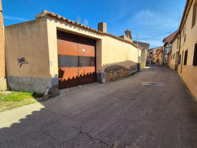 Chalet, Toro