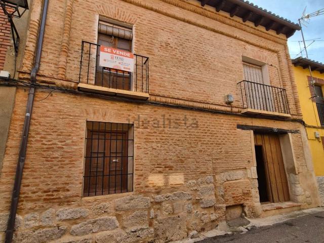Chalet, Toro