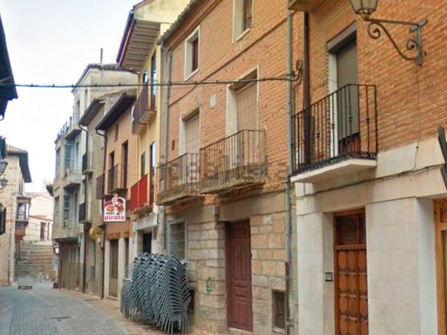 Chalet, Toro