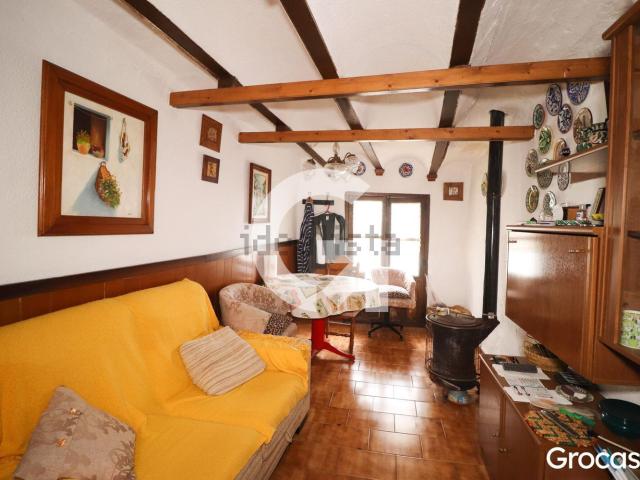 Chalet, Teresa