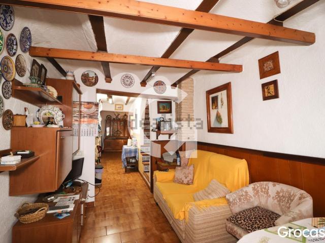 Chalet, Teresa