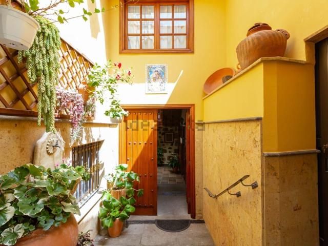 Chalet, Teror
