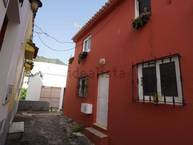 Chalet, Teror