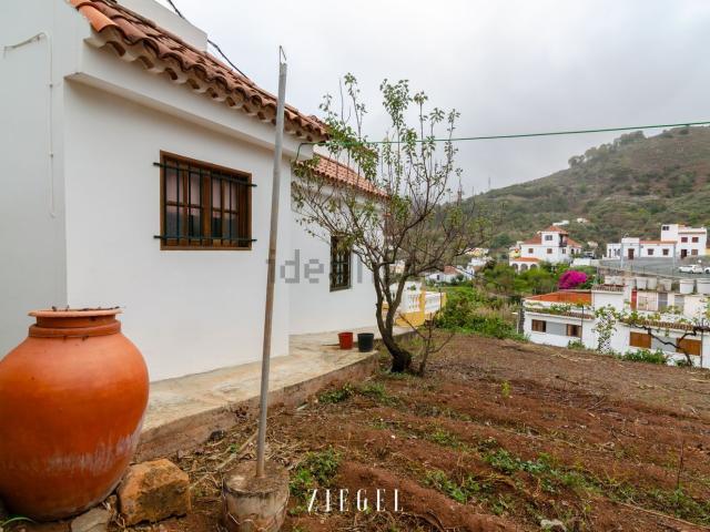 Chalet, Teror