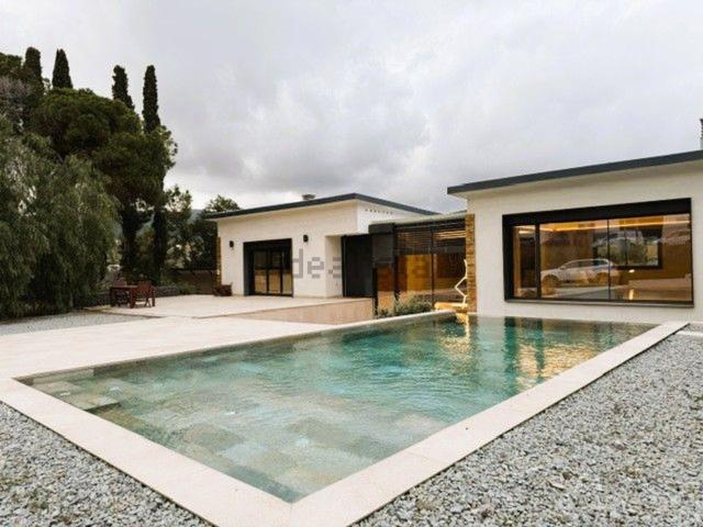 Chalet, Tiana