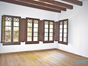 Chalet, Tiana