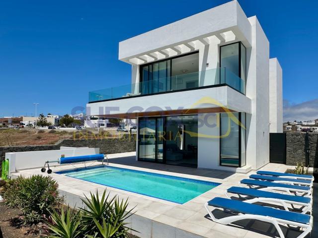 Chalet, Tias