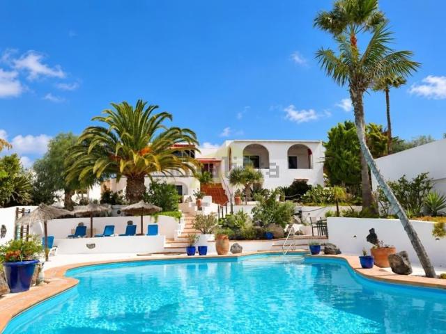 Chalet, Tias