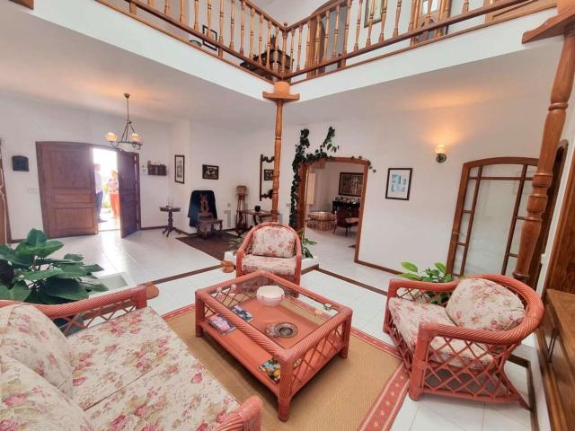 Chalet, Tias