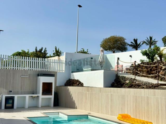 Chalet, Tias