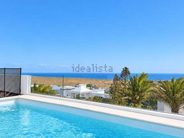Chalet, Tias