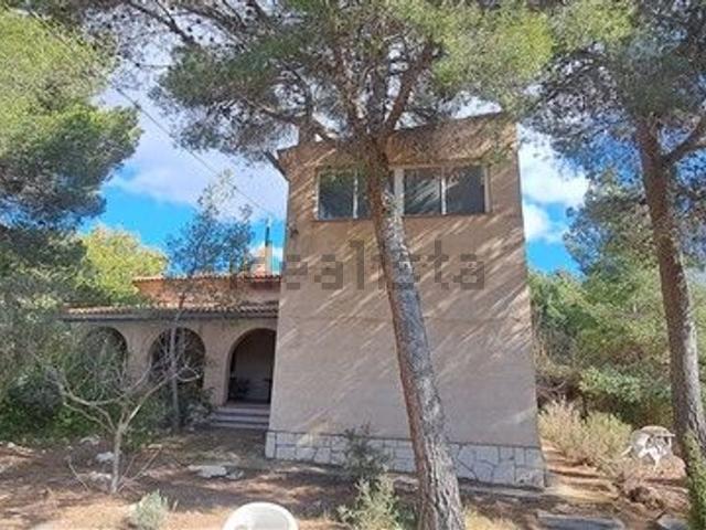 Chalet, Tibi