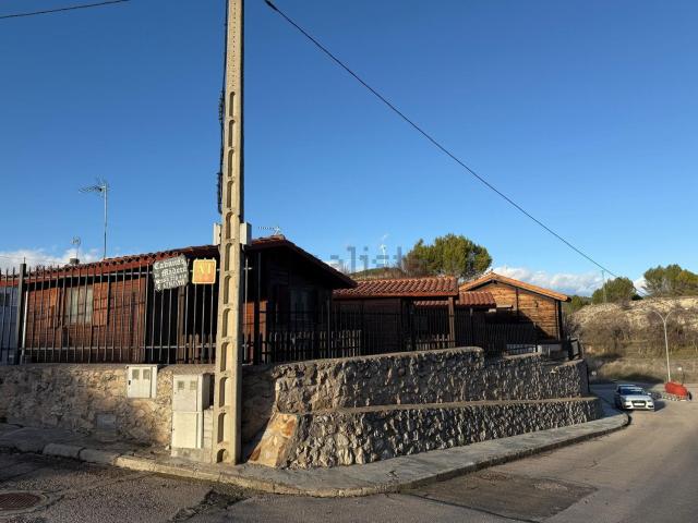 Chalet, Tinajas