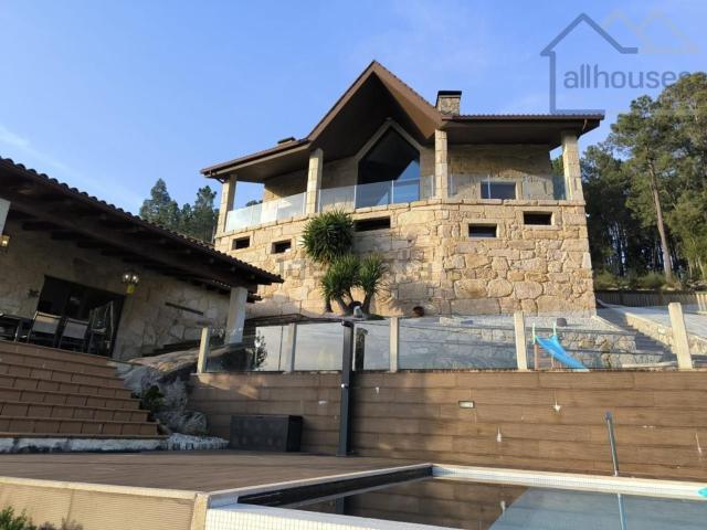 Chalet, Tui