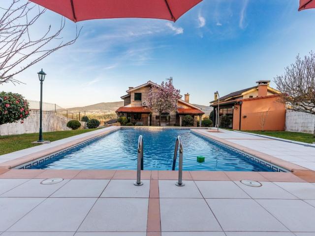Chalet, Tui
