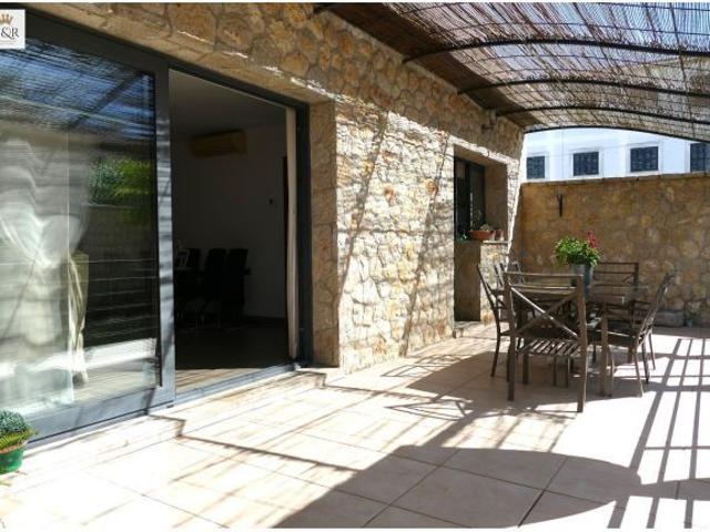 CHALET UNIFAMILIAR CON JARDÍN Y GARAJE