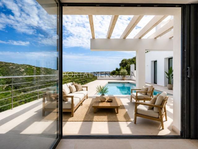 Chalet unifamiliar de nueva construcción en Cala Llonga 158m² Maó