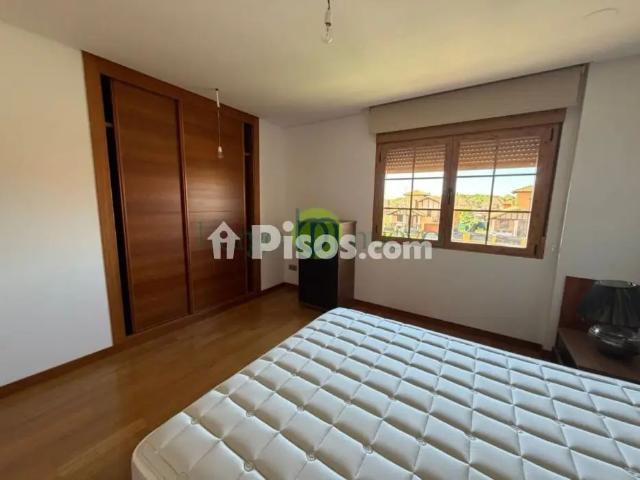 Chalet unifamiliar en alquiler en Calle Monte San Isidro 13