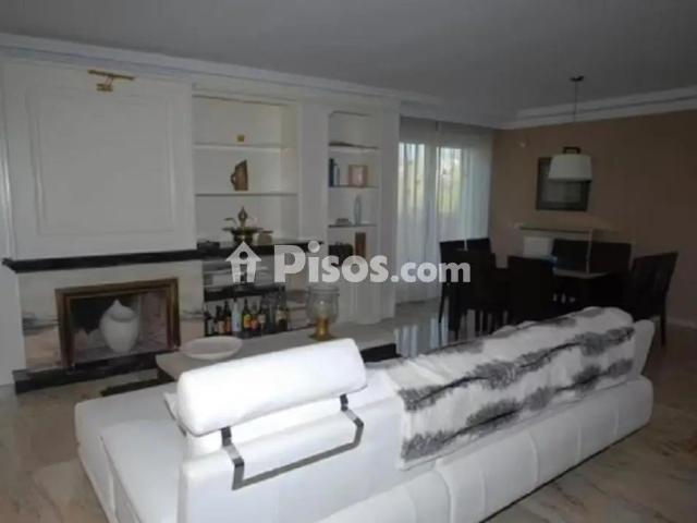 Chalet unifamiliar en alquiler en Carrer del Cap Blanc, 10