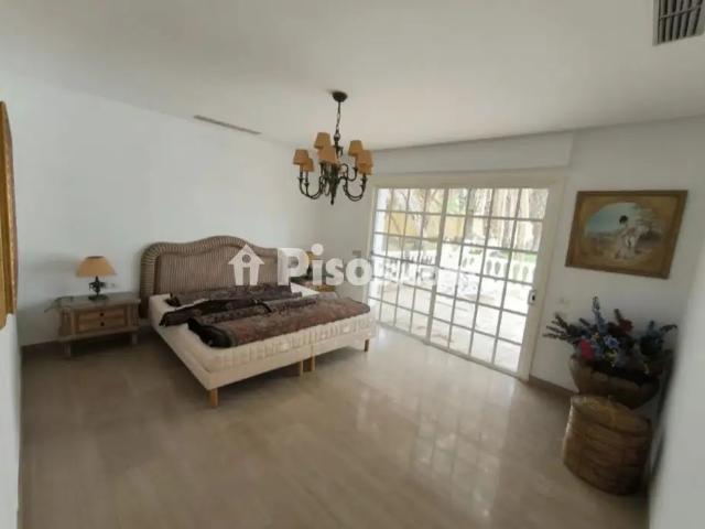 Chalet unifamiliar en alquiler en Avenida Touroperador Spies, 14