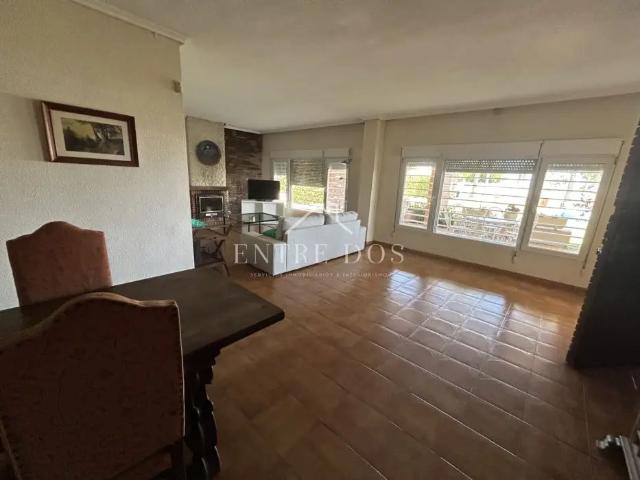 Chalet unifamiliar en alquiler en Avenida de Castalia